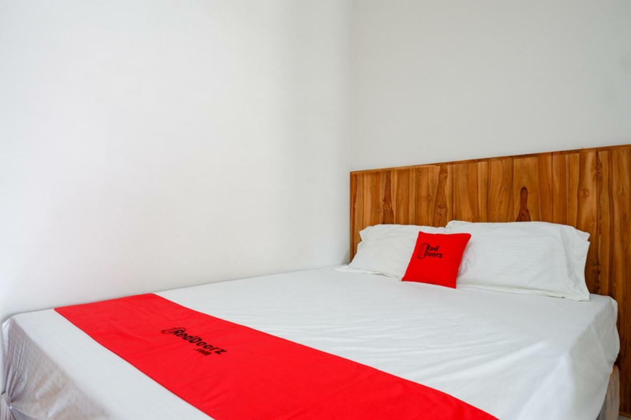 Reddoorz Plus Syariah Near Stasiun Tegal 2 מראה חיצוני תמונה